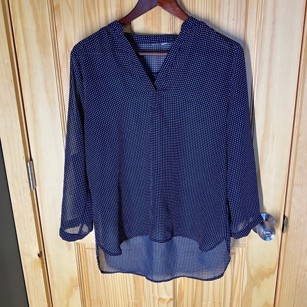 WOMANS DRESSY NAVY BLUE SHEER POLKA DOT HIGH LOW TOP SIZE MEDIUM